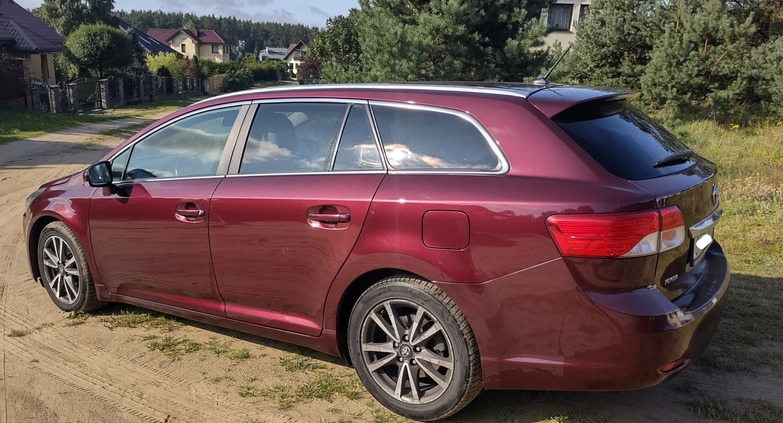 Toyota Avensis cena 27000 przebieg: 339000, rok produkcji 2012 z Chorzele małe 92